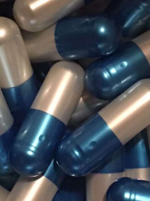 gelatin-capsules-size-0-blue-pearlescent-white
