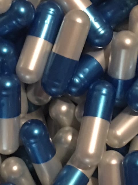 gelatin-capsules-size-0-pearlescent-blue-white